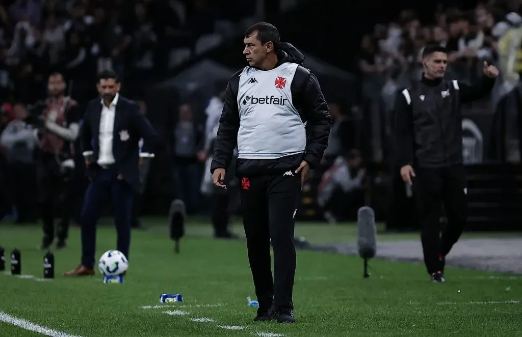 Fabio Carille técnico do Vasco durante partida contra o Corinthians na Arena Corinthians pelo campeonato Brasileiro A 2025. Foto: Fabio Giannelli/AGIF