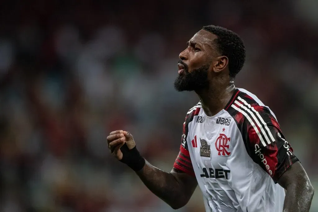 RJ – RIO DE JANEIRO – 19/04/2025 – BRASILEIRO A 2025, VASCO X FLAMENGO – Gerson jogador do Flamengo durante partida contra o Vasco no estadio Maracana pelo campeonato Brasileiro A 2025. Foto: Thiago Ribeiro/AGIF