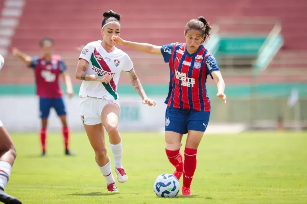 Jogadoras de Bahia e Fluminense disputam pela bola (Reprodução/Leticia Martins/Bahia)