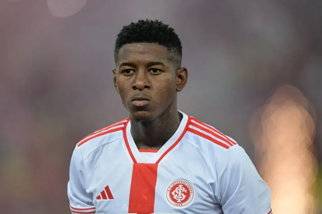 Vitão será poupado na Copa do Brasil – Foto: Thiago Ribeiro/AGIF.