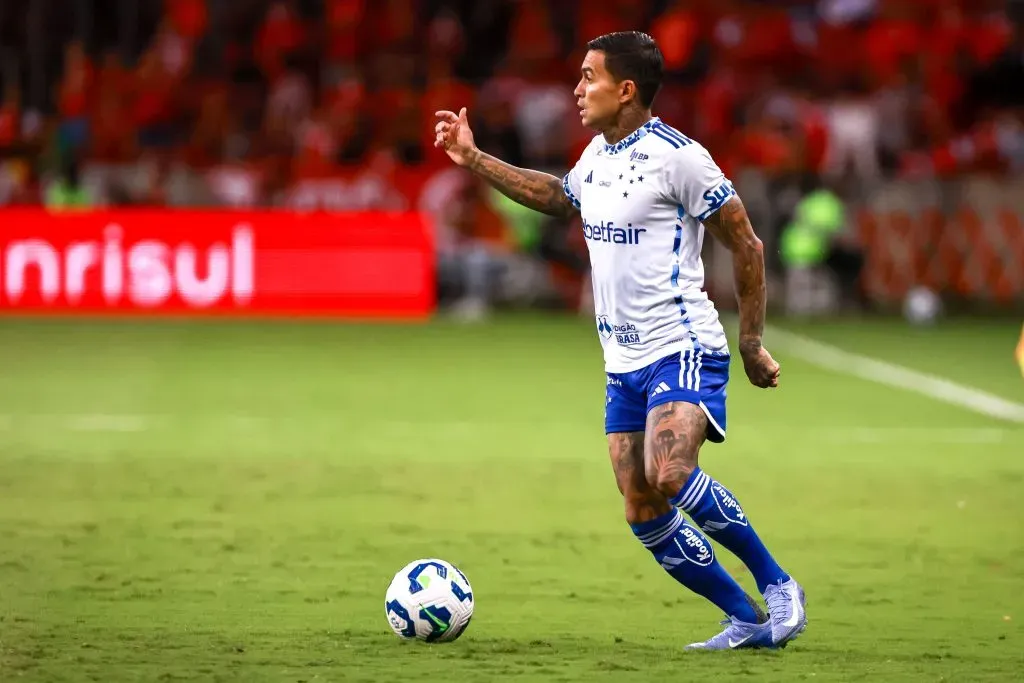 Dudu jogador do Cruzeiro durante partida contra o Internacional pelo campeonato Brasileiro A 2025. Foto: Maxi Franzoi/AGIF