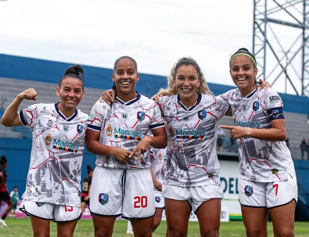Jogadoras do 3B da Amazônia comemoram o gol marcado contra o Sport (Reprodução/3B da Amazônia)