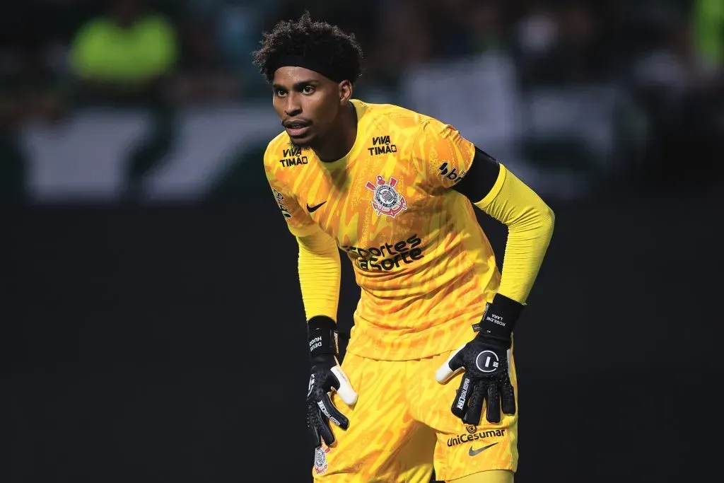 SP – SAO PAULO – 06/02/2025 – PAULISTA 2025, PALMEIRAS X CORINTHIANS – Hugo Souza goleiro do Corinthians durante partida contra o Palmeiras no estadio Arena Allianz Parque pelo campeonato Paulista 2025. Foto: Ettore Chiereguini/AGIF