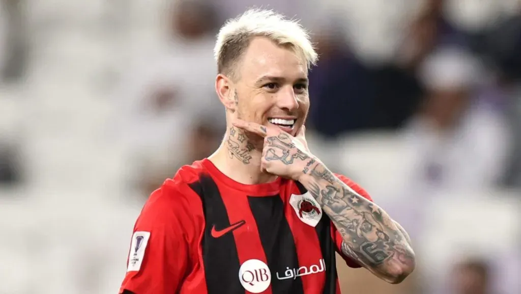 Róger Guedes em partida pelo Al-Rayyan. (Photo by Francois Nel/Getty Images)