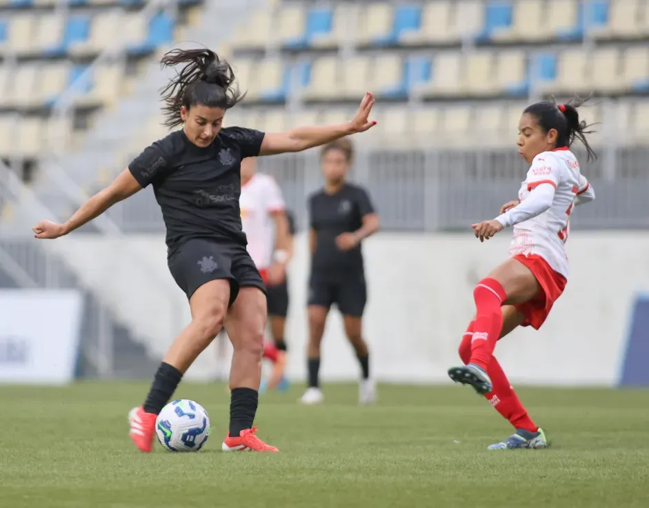 Duda Sampaio, meio-campo do Corinthians tenta finalização (Rodrigo Gazzanel/Agência Corinthians)