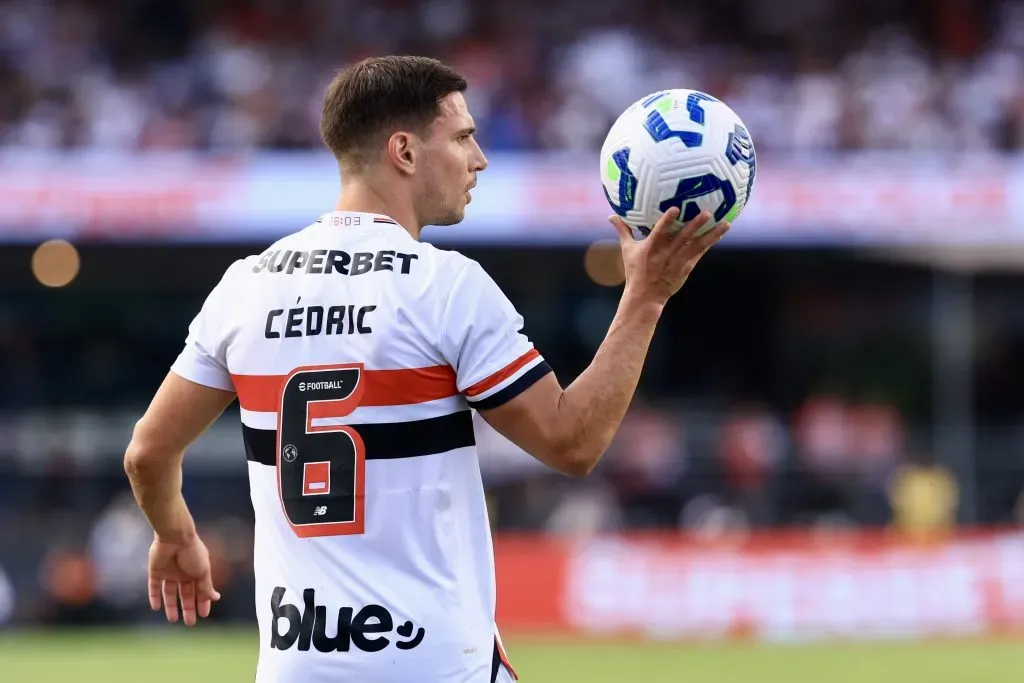 SP – SAO PAULO – 20/04/2025 – BRASILEIRO A 2025, SAO PAULO X SANTOS – Cedric Soares jogador do Sao Paulo durante partida contra o Santos no estadio Morumbi pelo campeonato Brasileiro A 2025. Foto: Marcello Zambrana/AGIF