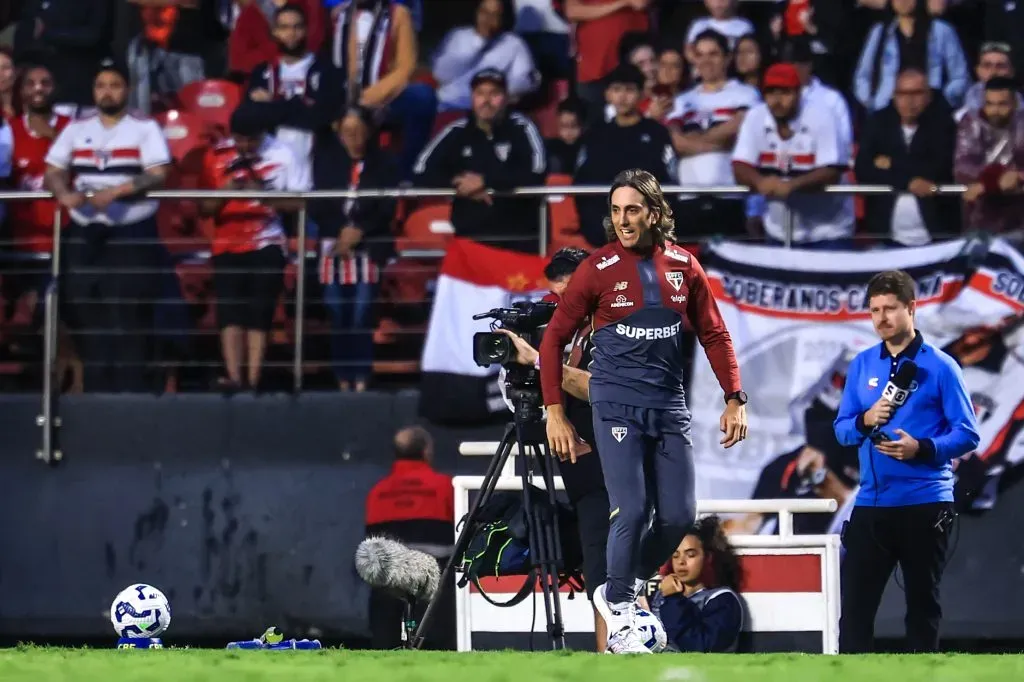 Luis Zubeldia técnico do São Paulo durante partida contra o Santos no Morumbi pelo campeonato Brasileiro A 2025. Foto: Marcello Zambrana/AGIF