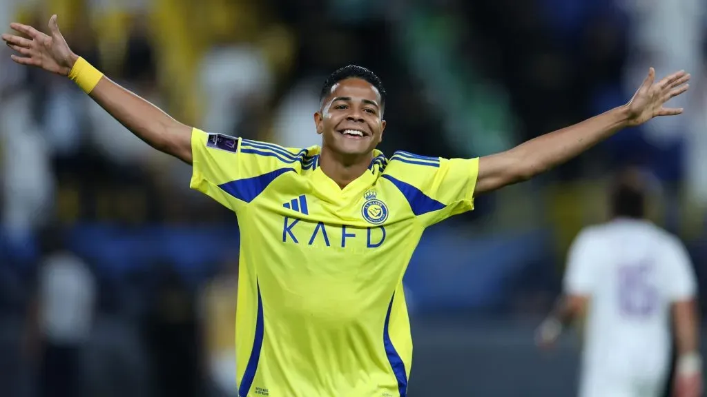Wesley em partida pelo Al-Nassr. (Photo by Abdullah Ahmed/Getty Images)