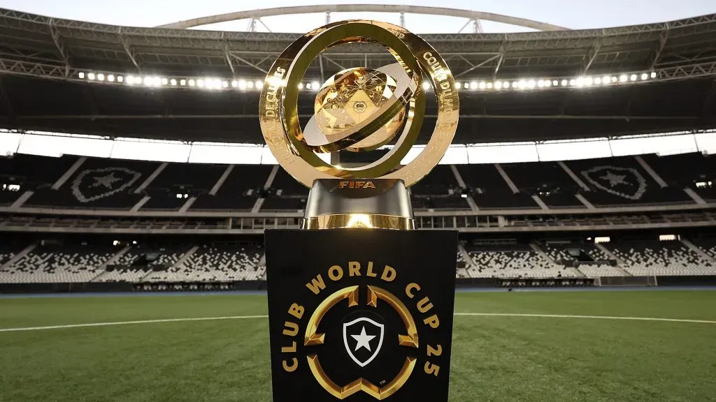 Troféu do Super Mundial de Clubes no Estádio Nilton Santos. Foto: Vitor Silva/Botafogo.
