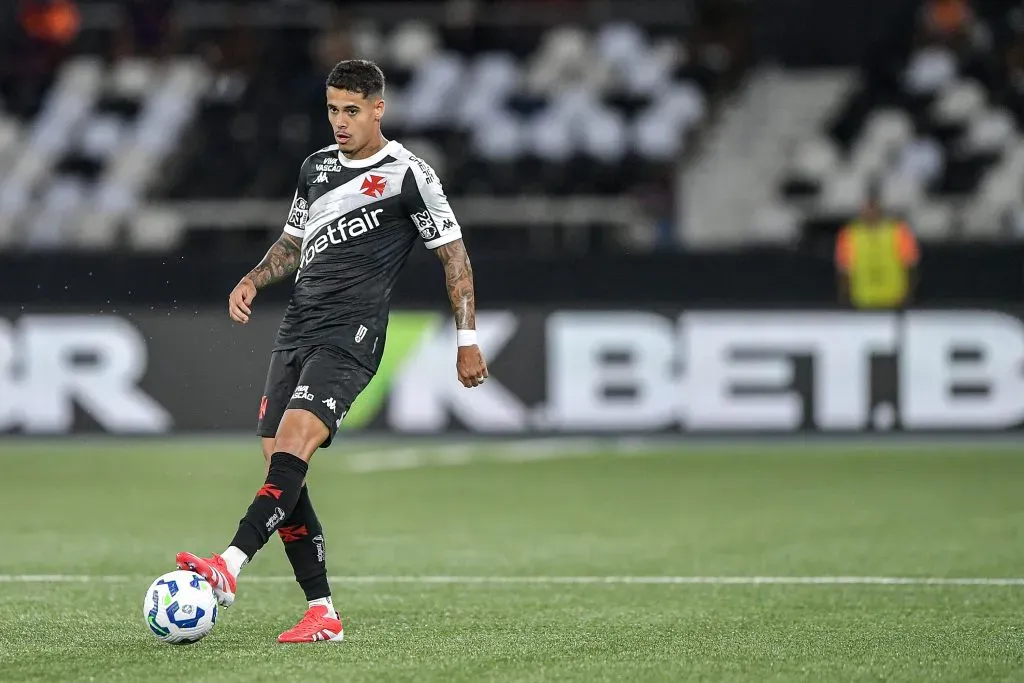 Lucas Freitas jogador do Vasco durante partida contra o Nova Iguacu no estadio Engenhao pelo campeonato Copa Do Brasil 2025. Foto: Thiago Ribeiro/AGIF
