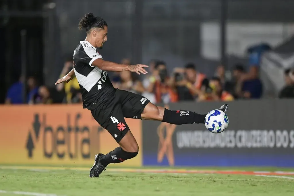 RJ – RIO DE JANEIRO – 30/03/2025 – BRASILEIRO A 2025, VASCO X SANTOS – Mauricio Lemos jogador do Vasco durante partida contra o Santos no estadio Sao Januario pelo campeonato Brasileiro A 2025. Foto: Thiago Ribeiro/AGIF