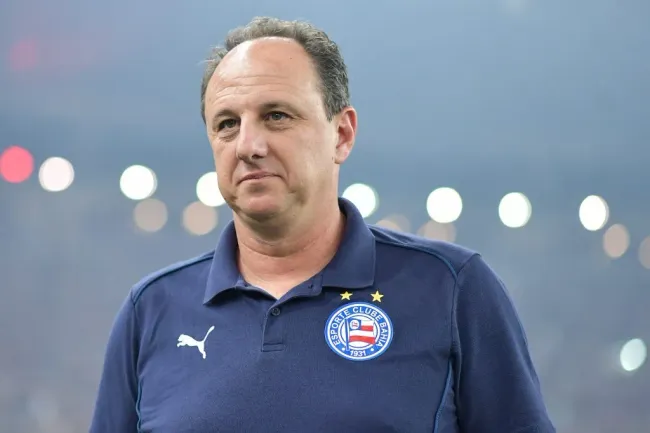 Ceni saiu em defesa de Marcos Felipe no Bahia – Foto: Thiago Ribeiro/AGIF.