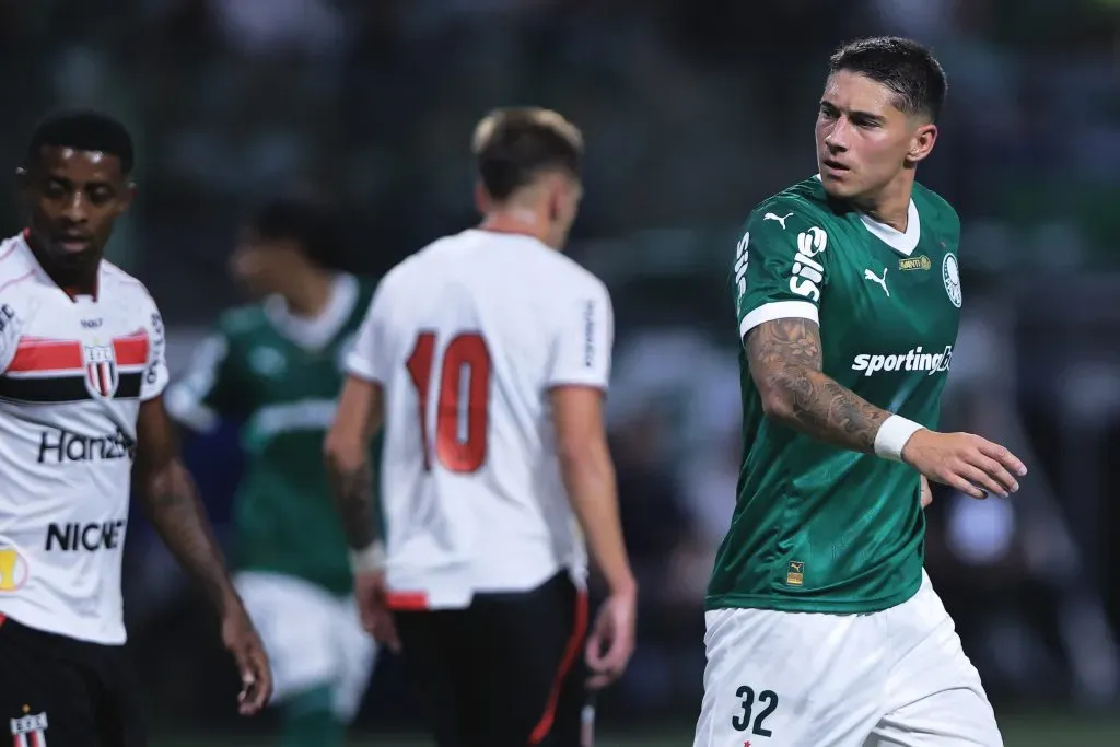 SP – SAO PAULO – 20/02/2025 – PAULISTA 2025, PALMEIRAS X BOTAFOGO-SP – Emiliano Martinez jogador do Palmeiras durante partida contra o Botafogo-SP no estadio Arena Allianz Parque pelo campeonato Paulista 2025. Foto: Ettore Chiereguini/AGIF