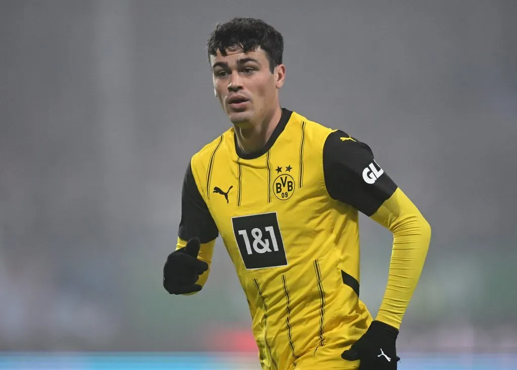 KIEL, GERMANY – JANUARY 14: Giovanni Reyna of Dortmund in action during the Bundesliga match between Holstein Kiel and Borussia Dortmund at Holstein-Stadion on January 14, 2025 in Kiel, Germany. (Photo by Stuart Franklin/Getty Images)