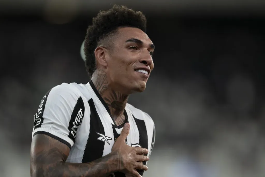 RJ – RIO DE JANEIRO – 30/04/2025 – COPA DO BRASIL 2025, BOTAFOGO X CAPITAL – Igor Jesus jogador do Botafogo comemora seu gol durante partida contra o Capital no estadio Engenhao pelo campeonato Copa Do Brasil 2025. Foto: Jorge Rodrigues/AGIF