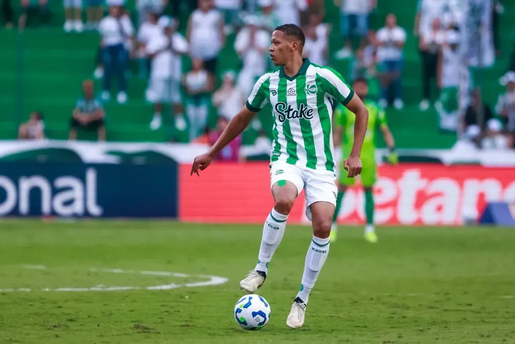 Juventude retirou Abner da concentração – Foto: Luiz Erbes/AGIF.