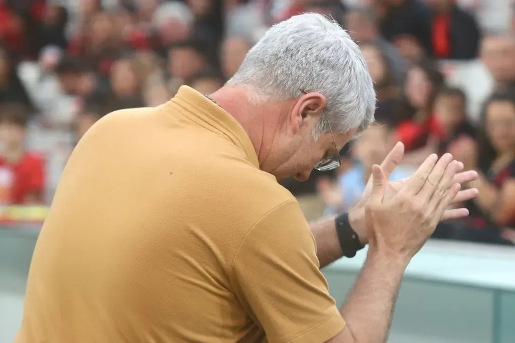 Odair Hellmann tecnico do Athletico-PR durante partida contra o Athletic Club no estadio Arena da Baixada pelo campeonato Brasileiro B 2025. Foto: Gabriel Machado/AGIF