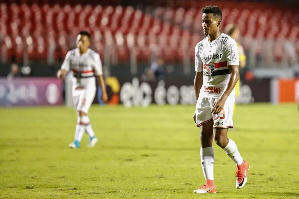 SAO PAULO – SP – 18/06/2017 – BRASILEIRO A 2017/SAO PAULO x ATLETICO-MG – Thiago Mendes do Sao Paulo durante partida contra o Atletico-MG pelo Campeonato Brasileiro A 2017 no estadio do Morumbi. Foto: Marcello Zambrana/AGIF