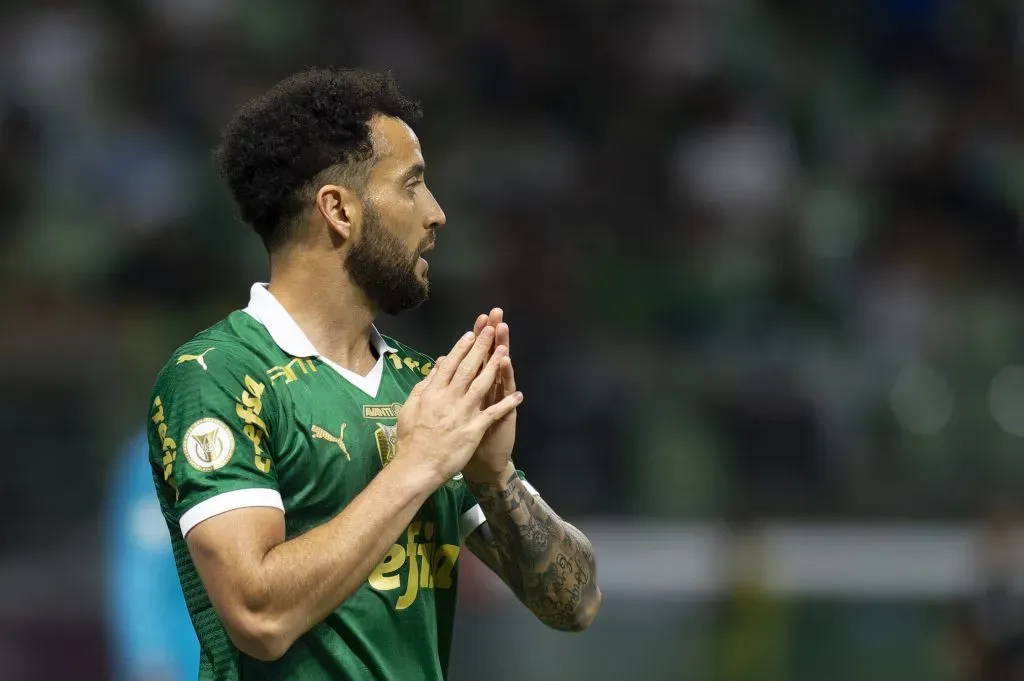 SP – SAO PAULO – 08/11/2024 – BRASILEIRO A 2024, PALMEIRAS X GREMIO – Felipe Anderson jogador do Palmeiras durante partida contra o Gremio no estadio Arena Allianz Parque pelo campeonato Brasileiro A 2024. Foto: Anderson Romao/AGIF