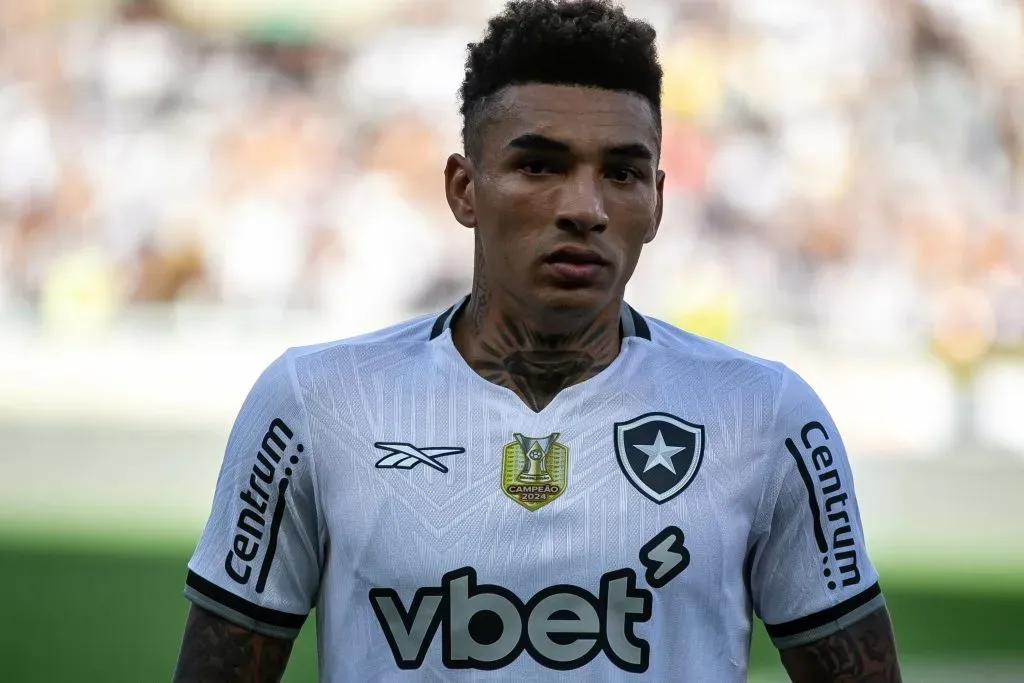 MG – BELO HORIZONTE – 20/04/2025 – BRASILEIRO A 2025, ATLETICO-MG X BOTAFOGO – Igor Jesus jogador do Botafogo durante partida contra o Atletico-MG no estadio Mineirao pelo campeonato Brasileiro A 2025. Foto: Fernando Moreno/AGIF