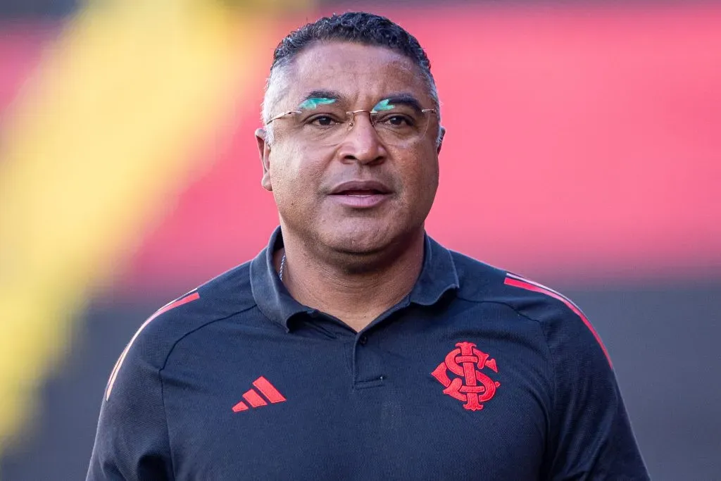PE – RECIFE – 25/05/2025 – BRASILEIRO A 2025, SPORT X INTERNACIONAL – Roger Machado tecnico do Internacional durante partida contra o Sport no estadio Ilha do Retiro pelo campeonato Brasileiro A 2025. Foto: Rafael Vieira/AGIF