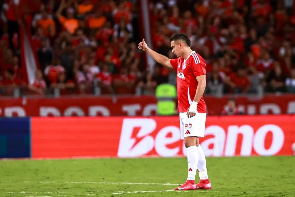 Rafael Borré jogador do Internacional comemora seu gol durante partida contra o Cruzeiro pelo campeonato Brasileiro A 2025. Foto: Maxi Franzoi/AGIF