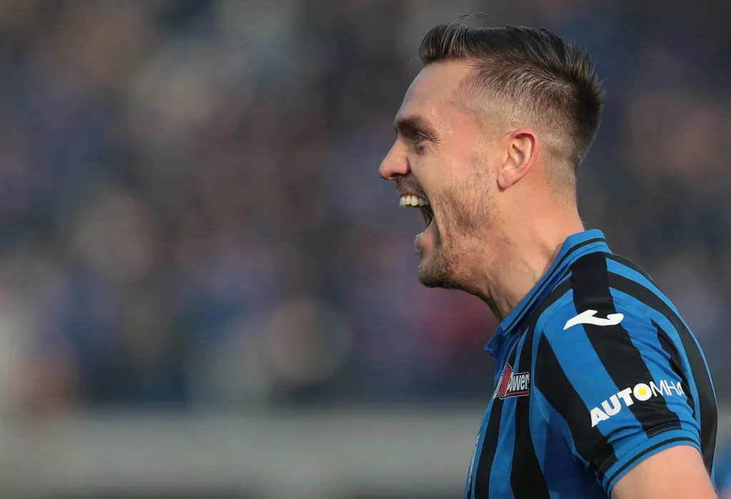 BERGAMO, ITALY – FEBRUARY 02: Rafael Toloi of Atalanta BC celebrates after scoring the opening goal during the Serie A match between Atalanta BC and Genoa CFC at Gewiss Stadium on February 2, 2020 in Bergamo, Italy. (Photo by Emilio Andreoli/Getty Images)