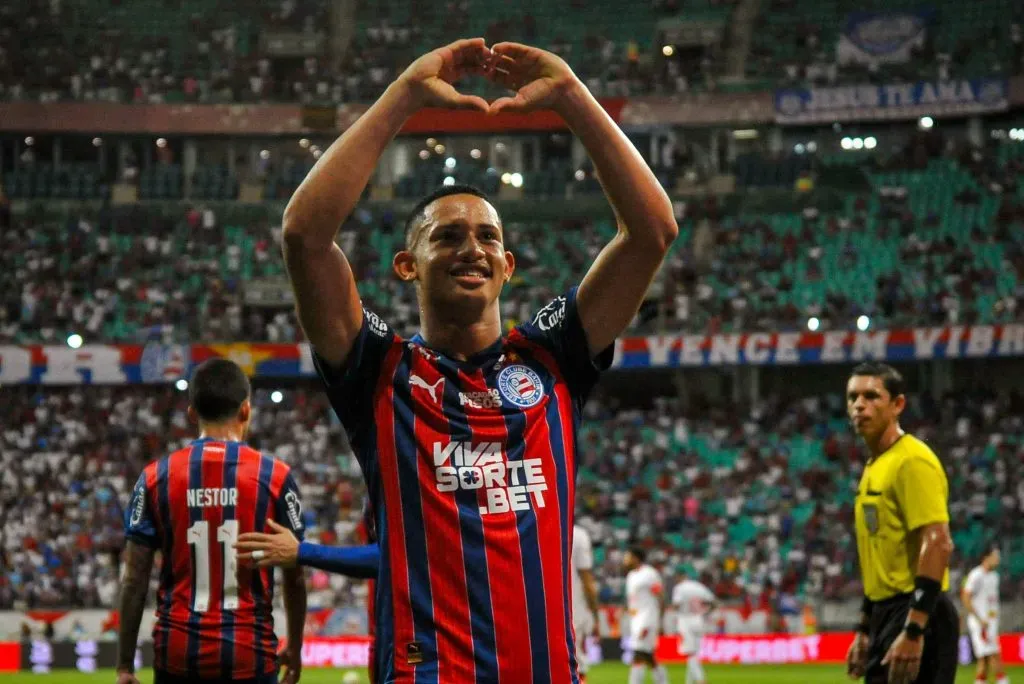 Thiaguinho jogador do Bahia comemora seu gol durante partida contra o Nautico no estadio Fonte Nova pelo campeonato Copa Do Nordeste 2025. Foto: Jhony Pinho/AGIF