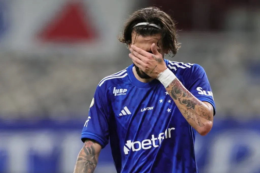 Lautaro Diaz jogador do Cruzeiro lamenta durante partida contra o Palmeiras no estadio Mineirao pelo campeonato Brasileiro A 2024. Foto: Gilson Lobo/AGIF