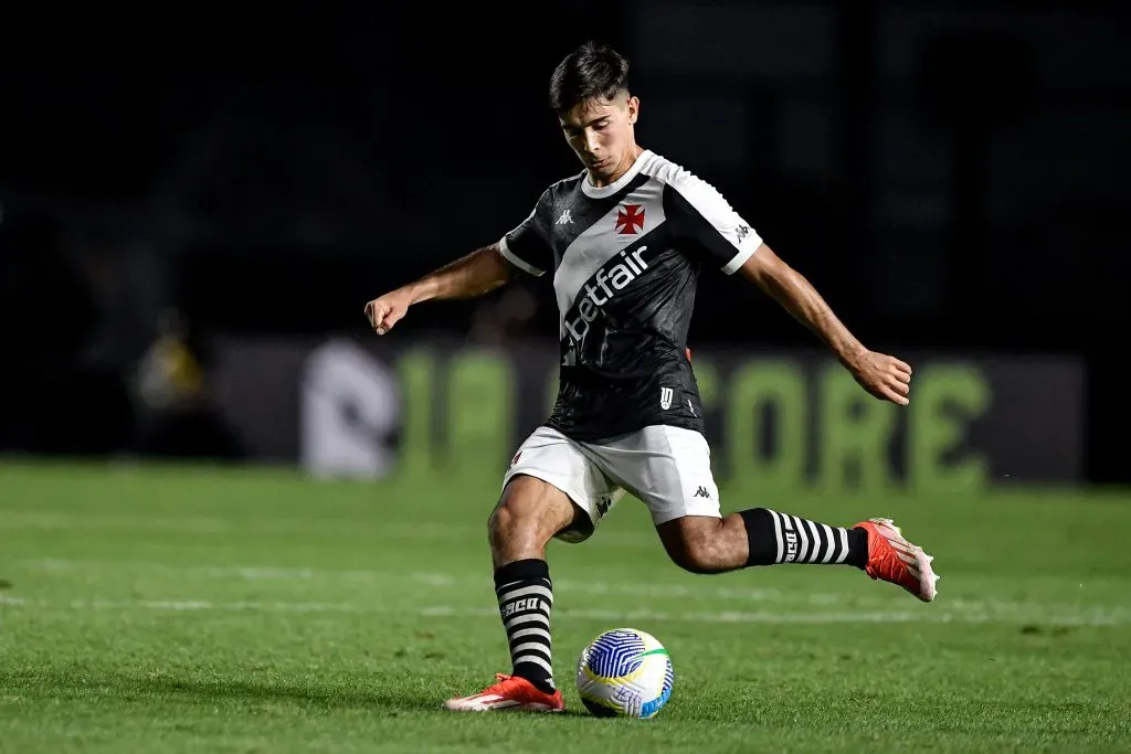 Sforza jogador do Vasco durante partida contra o Bragantino pelo campeonato Brasileiro A 2024. Foto: Thiago Ribeiro/AGIF