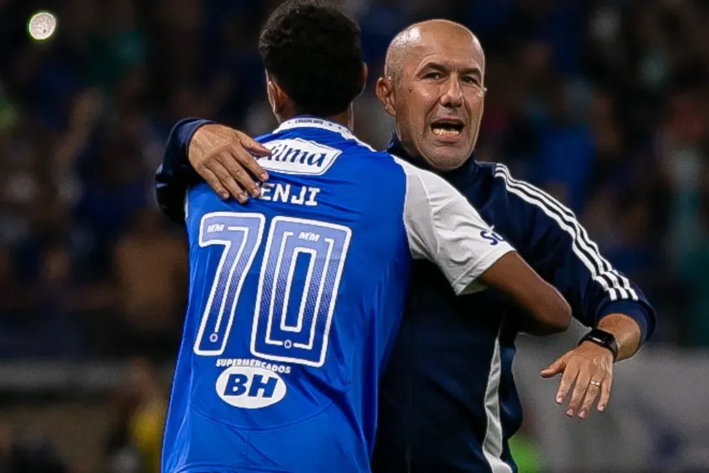 MG – BELO HORIZONTE – 01/06/2025 – BRASILEIRO A 2025, CRUZEIRO X PALMEIRAS – Leonardo Jardim tecnico do Cruzeiro durante partida contra o Palmeiras no estadio Mineirao pelo campeonato Brasileiro A 2025. Foto: Fernando Moreno/AGIF