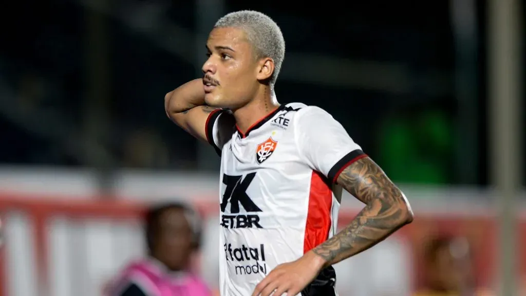 Janderson, atacante do Vitória