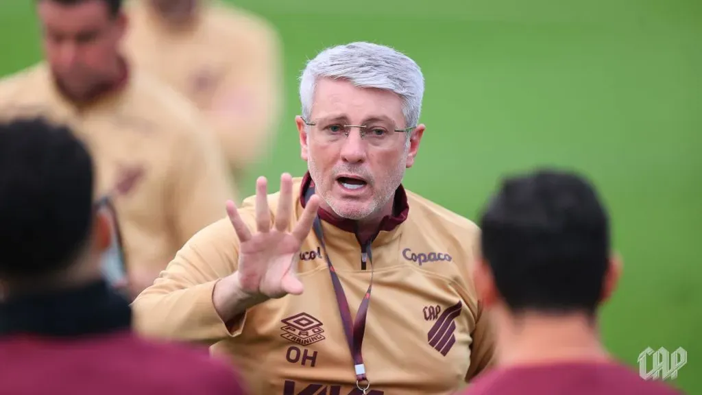 Odair Hellmann, técnico do Athletico-PR.