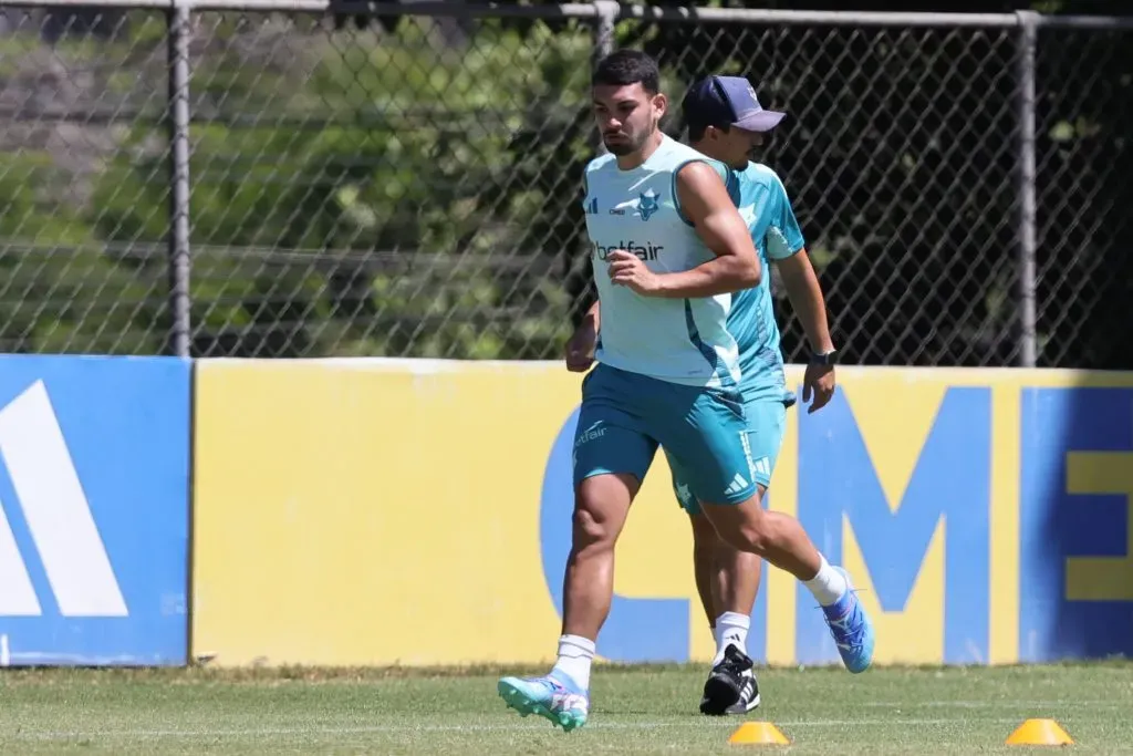 Fabrizio Peralta jogador do Cruzeiro durante treino no Centro de Treinamento CT Toca II. Foto: Gilson Lobo/AGIF