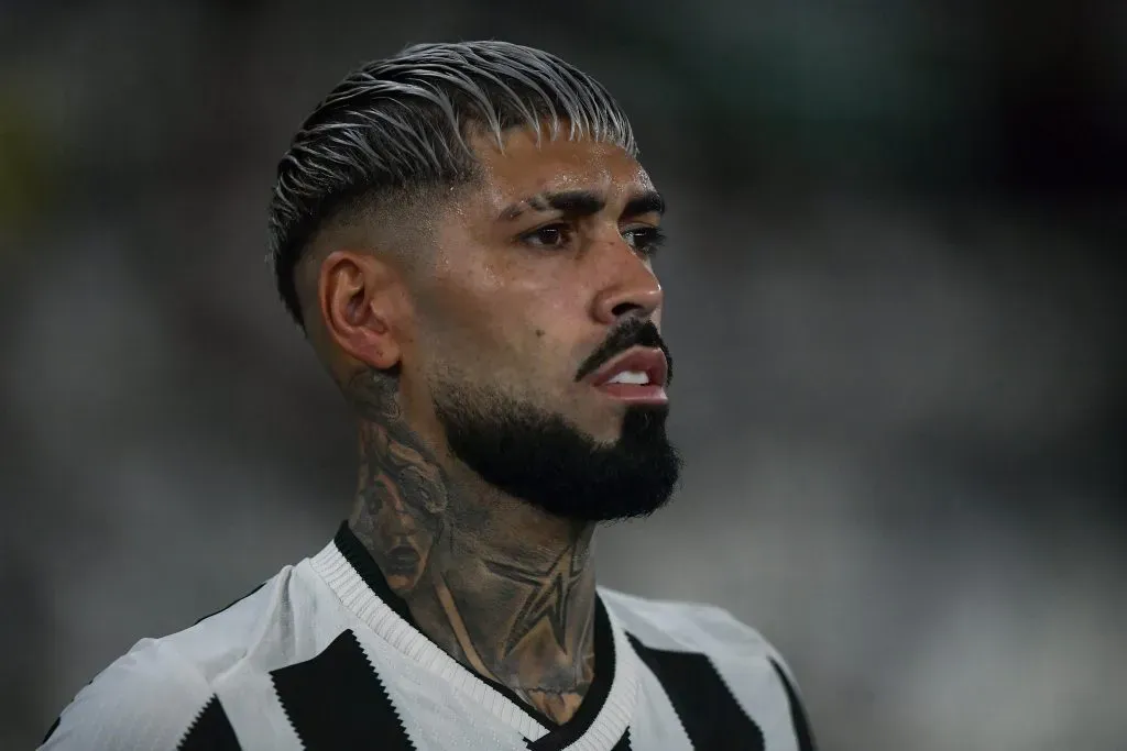 Alexander Barboza, zagueiro do Botafogo. Foto: Thiago Ribeiro/AGIF