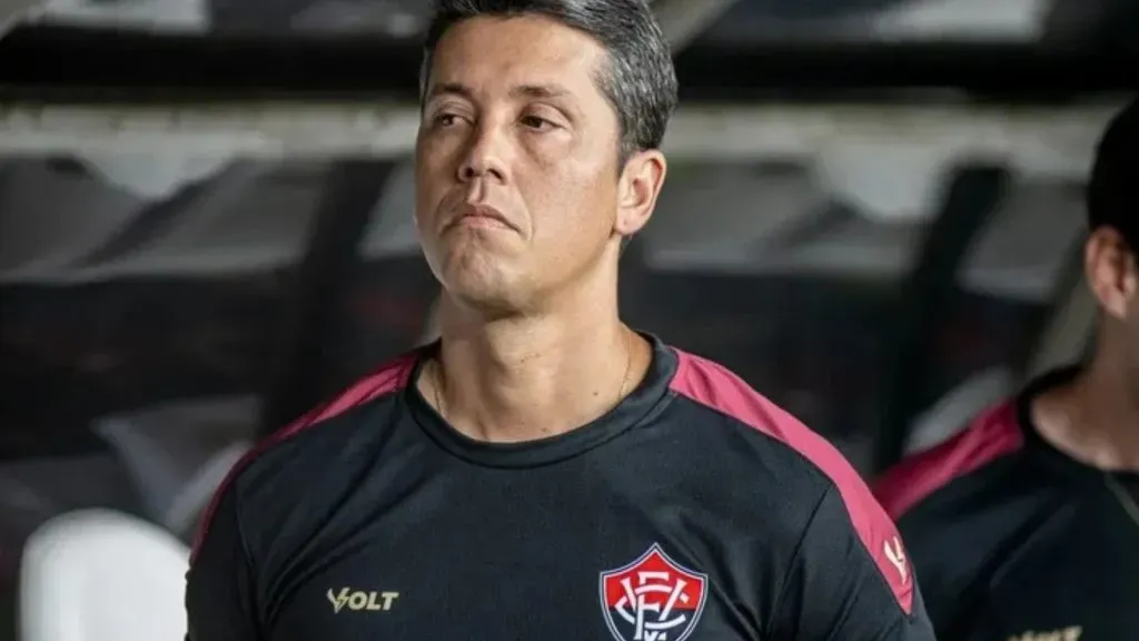 Thiago Carpini, técnico do Vitória (1)