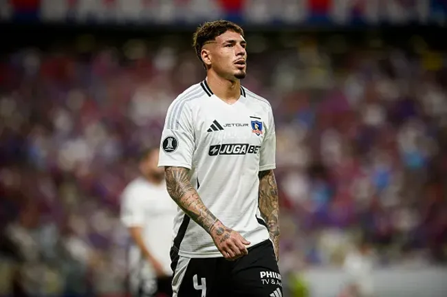 Alan Saldivia, jogador do Colo-Colo – (Photo by Davi Rocha/Sports Press Photo/Getty Images)