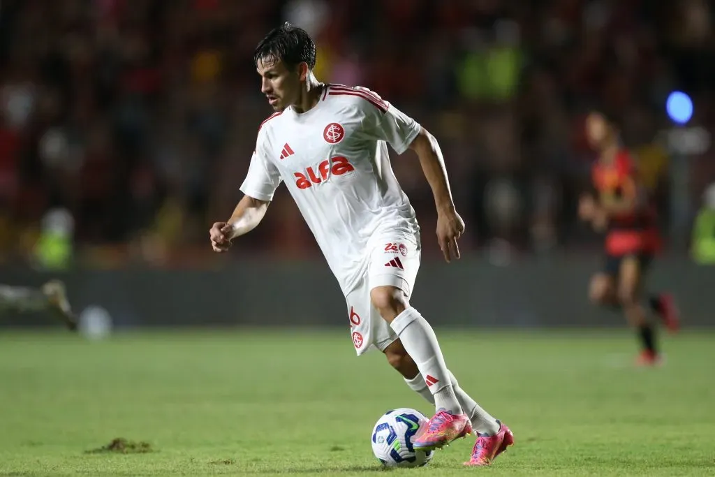 PE – RECIFE – 25/05/2025 – BRASILEIRO A 2025, SPORT X INTERNACIONAL – Bernabei jogador do Internacional durante a partida entre Sport e Internacional no Estadio da Ilha do Retiro em Recife (PE), pelo campeonato brasileiro Serie A. Foto: Marlon Costa/AGIF