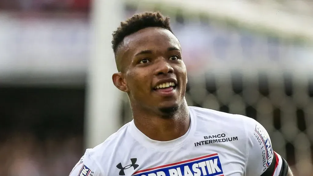 Thiago Mendes interessa ao Tricolor - Foto: Ale Cabral/AGIF.