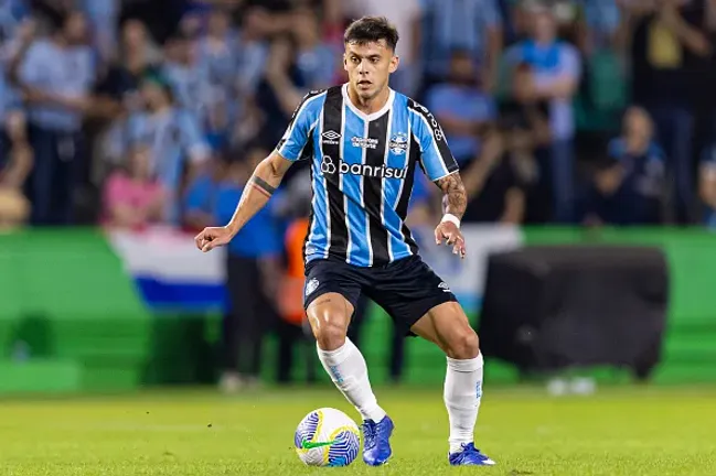 Carballo atuando no Grêmio em 2024 – (Photo by Richard Ducker/Eurasia Sport Images/Getty Images)