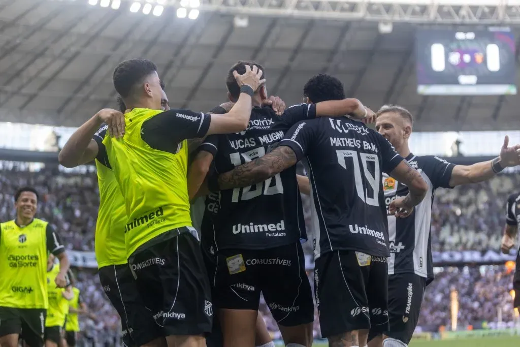 Lucas Mugni jogador do Ceara comemora seu gol durante partida contra o Sport no estadio Arena Castelao pelo campeonato Brasileiro A 2025. Foto: Lucas Emanuel/AGIF