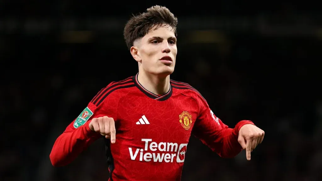 Garnacho em partida pelo Manchester United. (Photo by Matt McNulty/Getty Images)