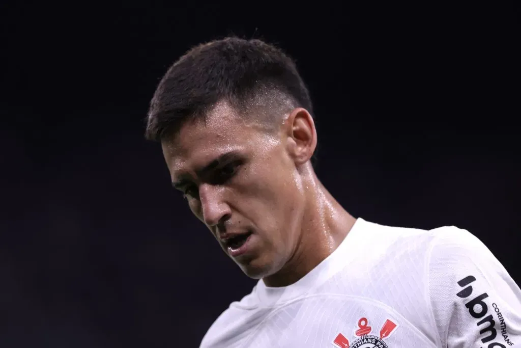 Rojas pode rescindir com o River – Foto: Marcello Zambrana/AGIF.