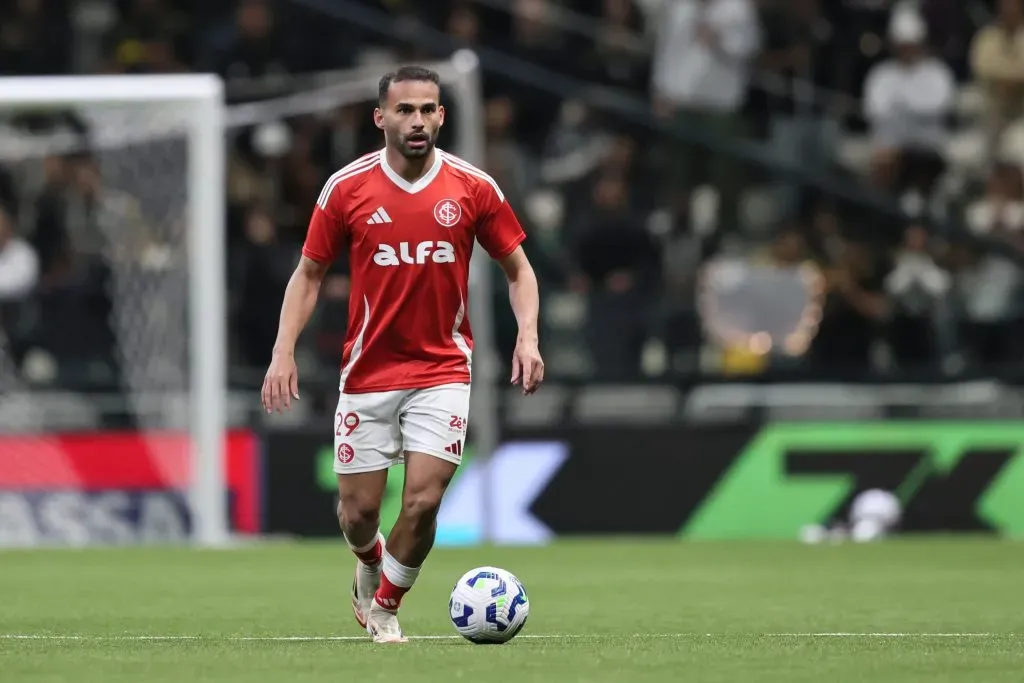 MG – BELO HORIZONTE – 12/06/2025 – BRASILEIRO A 2025, ATLETICO-MG X INTERNACIONAL – Thiago Maia jogador do Internacional durante partida contra o Atletico-MG no estadio Arena MRV pelo campeonato Brasileiro A 2025. Foto: Gilson Lobo/AGIF