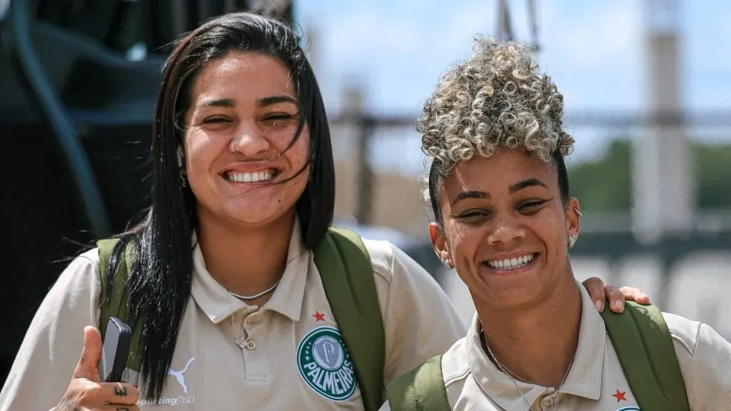 Jogadoras do Palmeiras antes da partida (Reprodução/Palmeiras)