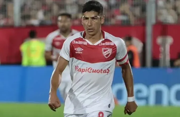 Alan Rodríguez em ação pelo Argentinos Juniors – Foto: Reprodução/Argentinos Juniors