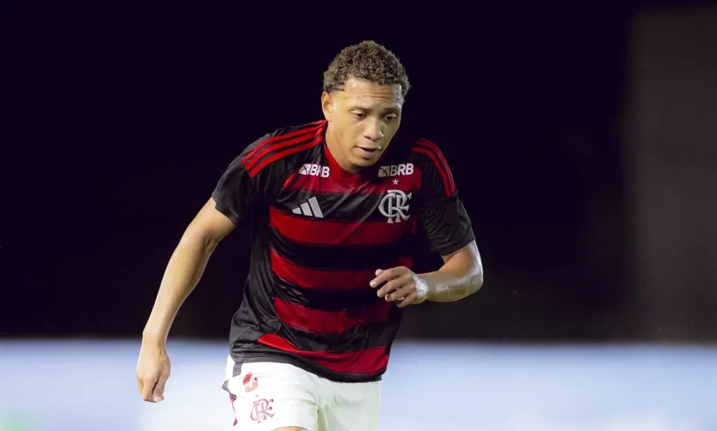 Daniel Sales em ação pelo Brasileirão Sub-20. Foto: Adriano Fontes/Flamengo