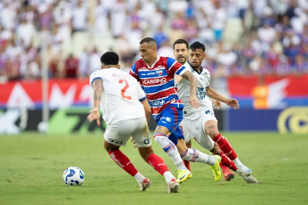 Breno Lopes jogador do Fortaleza durante partida contra o Bahia no estadio Arena Castelao pelo campeonato Brasileiro A 2025. Foto: Baggio Rodrigues/AGIF