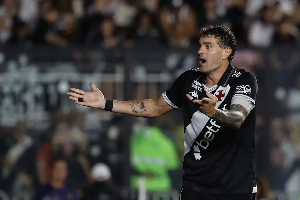 Vegetti foi criticado pela torcida do Vasco após empate com o Grêmio. Foto: Wagner Meier/Getty Images