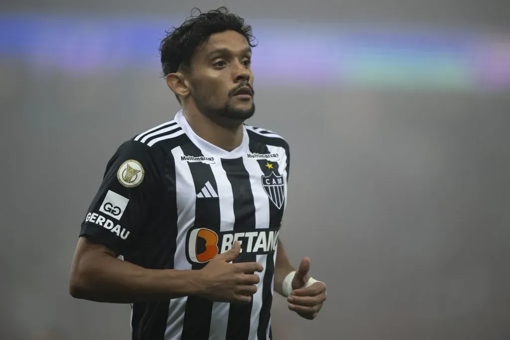 RJ – RIO DE JANEIRO – 13/11/2024 – BRASILEIRO A 2024, FLAMENGO X ATLETICO-MG – Gustavo Scarpa jogador do Atletico-MG durante partida contra o Flamengo no estadio Maracana pelo campeonato Brasileiro A 2024. Foto: Jorge Rodrigues/AGIF